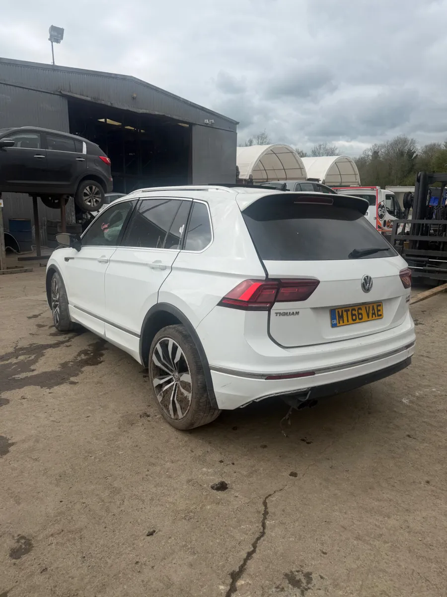 Breaking 2016 Volkswagen Tiguan 2.0 tdi r-line - Image 4