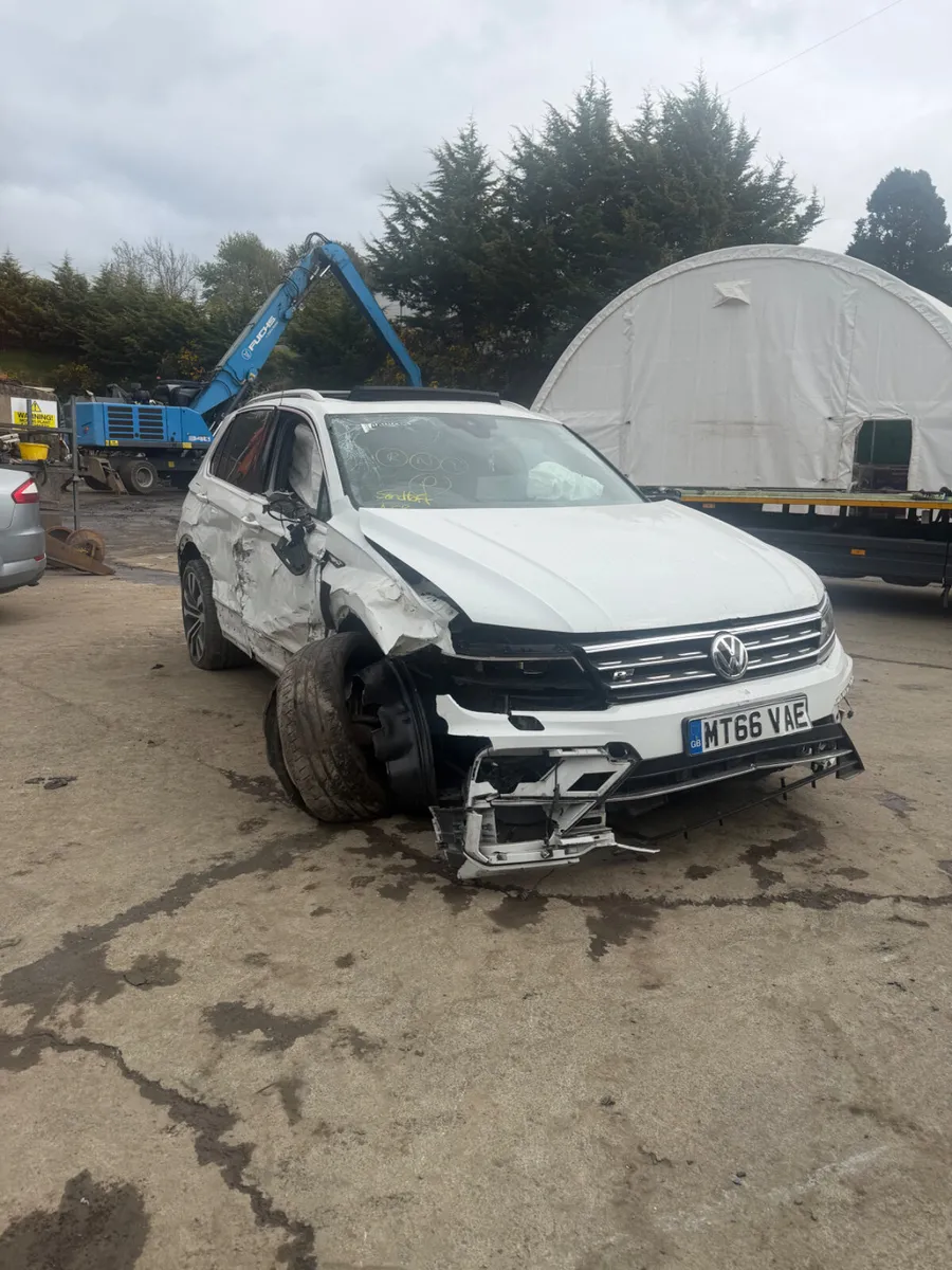 Breaking 2016 Volkswagen Tiguan 2.0 tdi r-line - Image 3