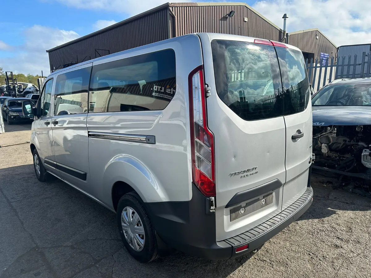 13 FORD CUSTOM KOMBI 2.2 D FOR BREAKING - Image 4