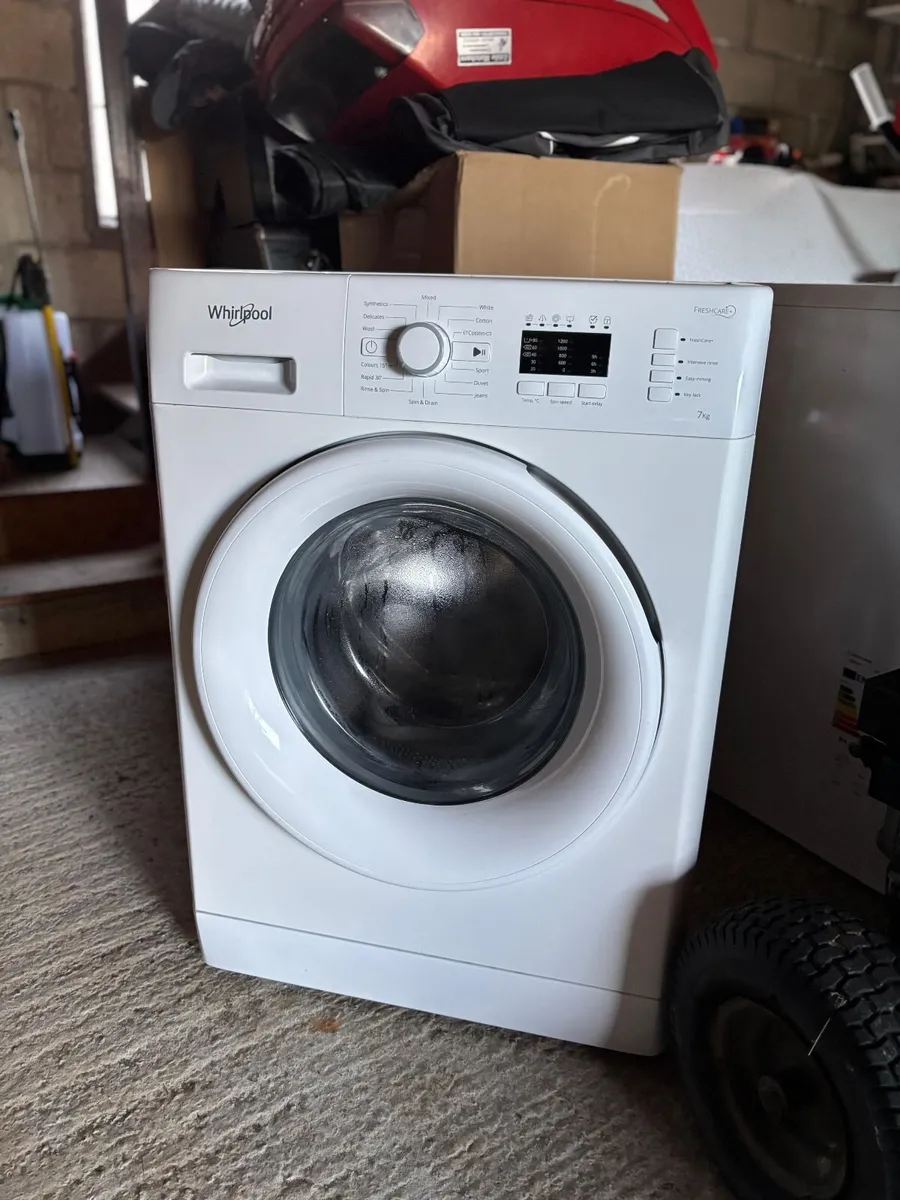 Whirlpool Freshcare+ 7kg Washing Machine - Image 1