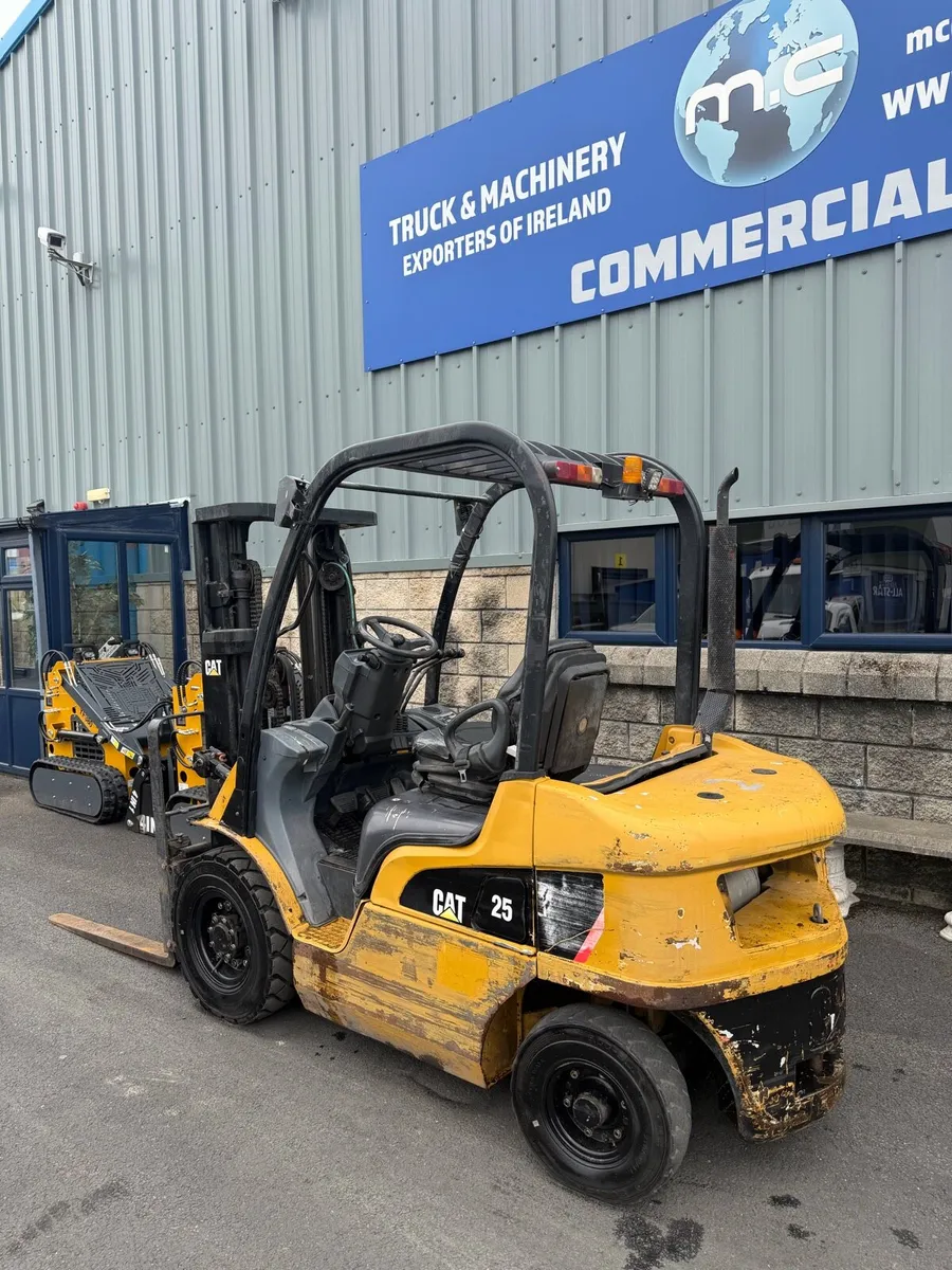 Caterpillar forklift 2.5ton - Image 4