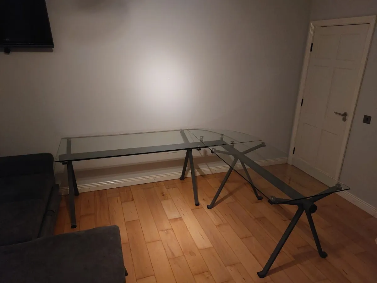 Glass table - Image 2