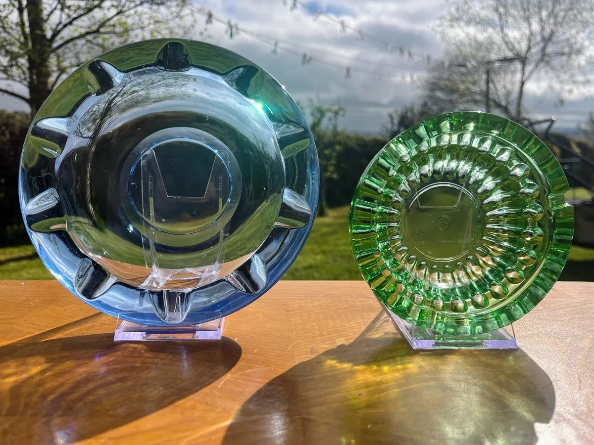 Pair Vinatge ashtrays/trinket dishes - Image 1