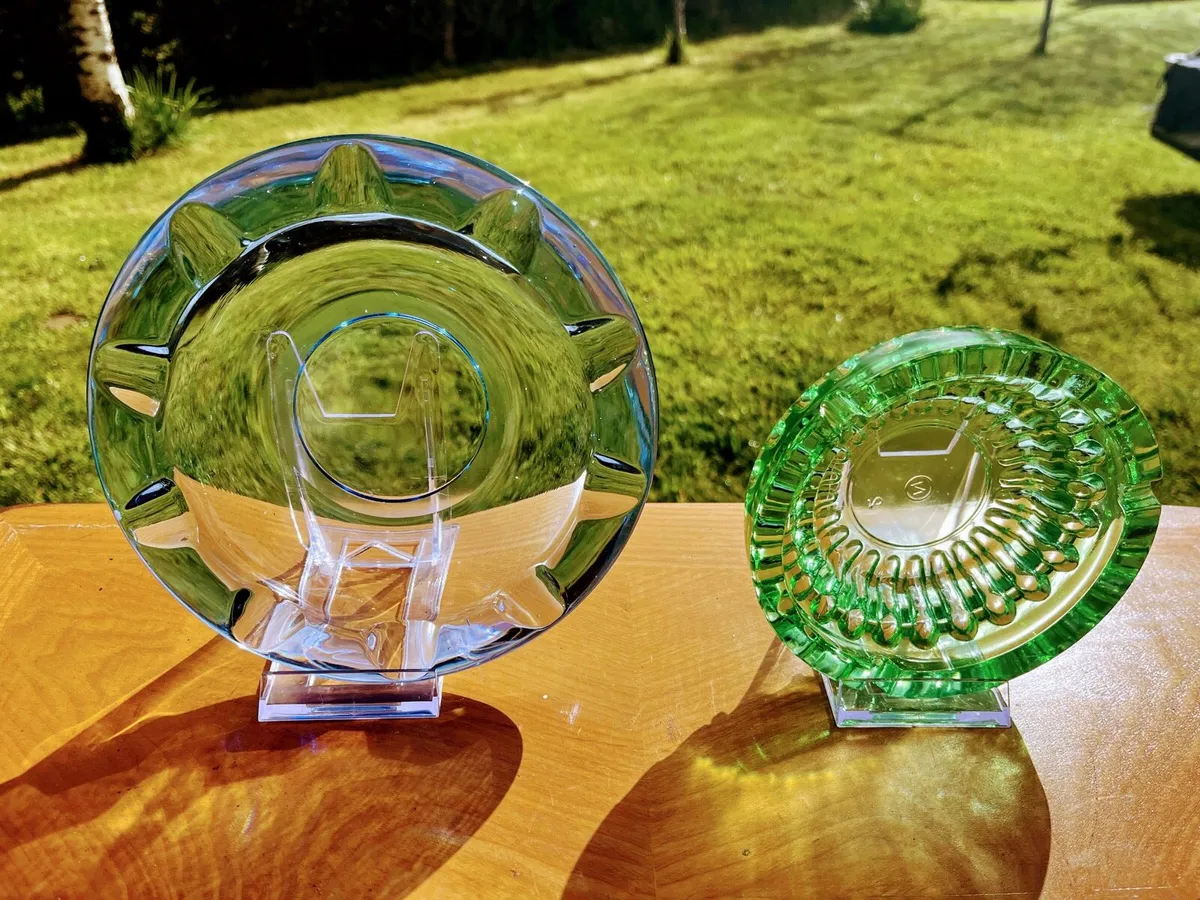 Pair Vinatge ashtrays/trinket dishes - Image 2