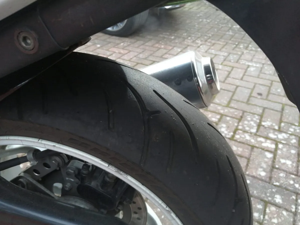 Honda VFR 750 RC36 - Image 2