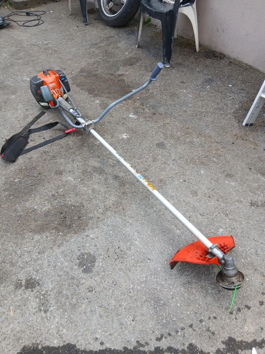 Oleo mac sparat 441 running 100-percent - Image 2