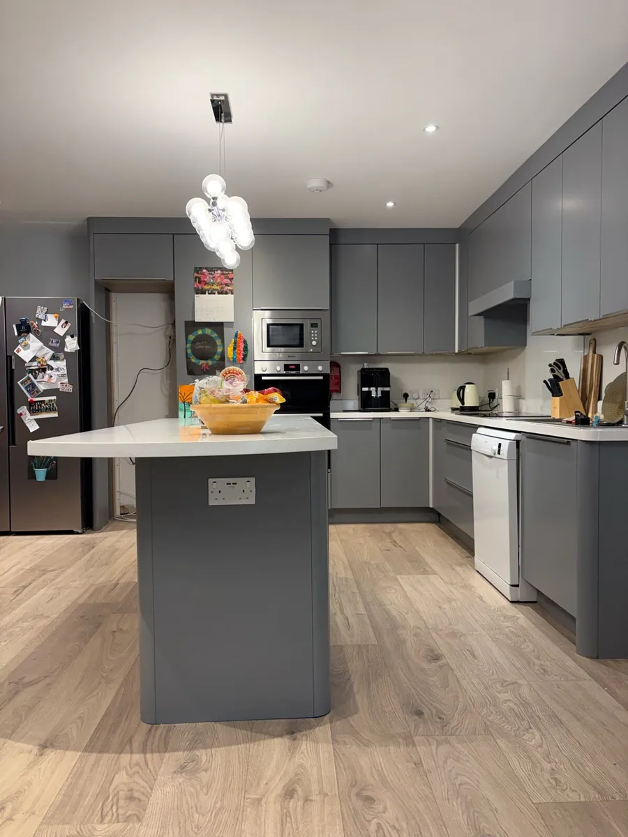 Fitted kitchen - Image 1