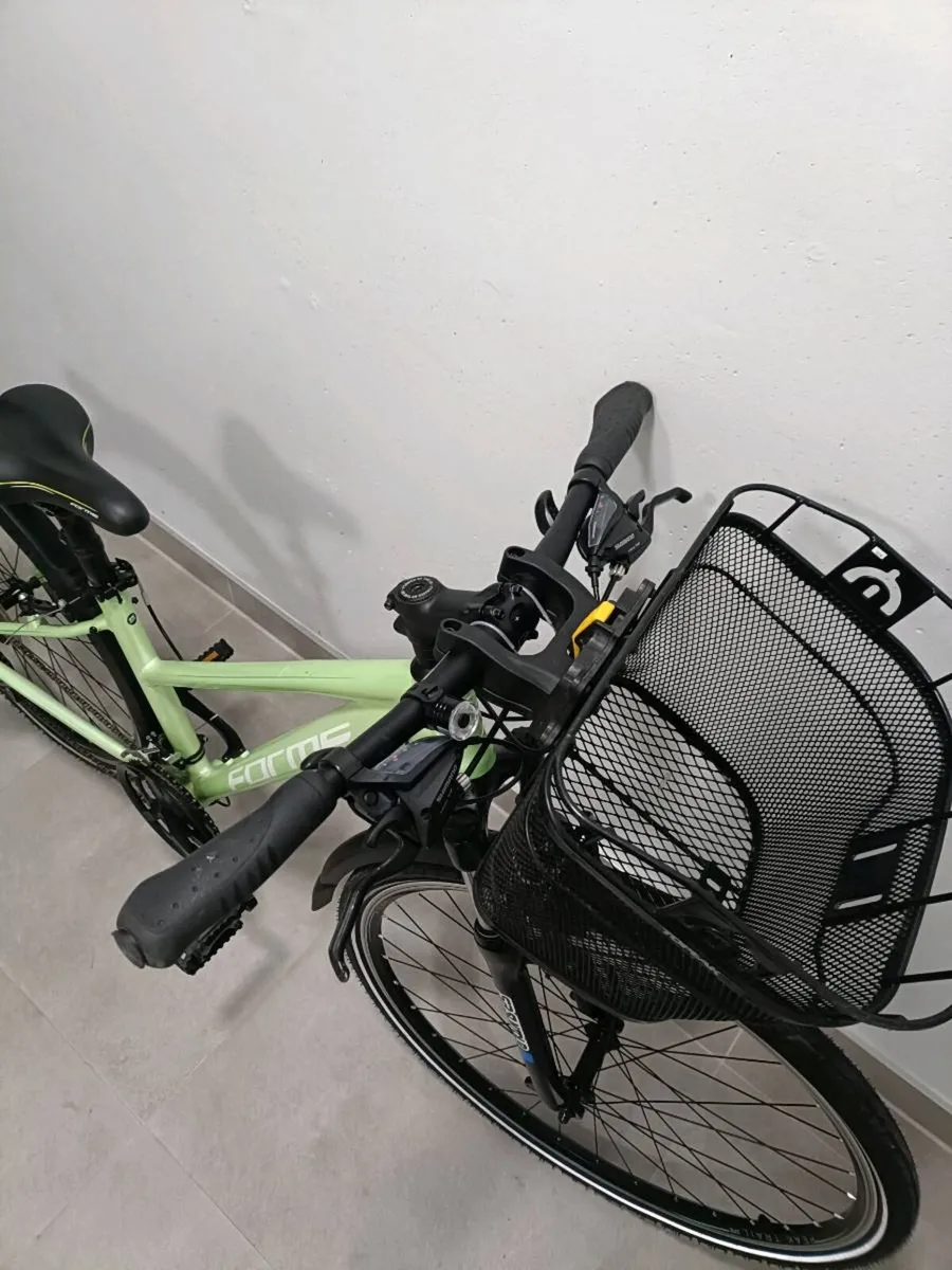 Ladies bike in beautiful condition  size M 15inch - Image 2