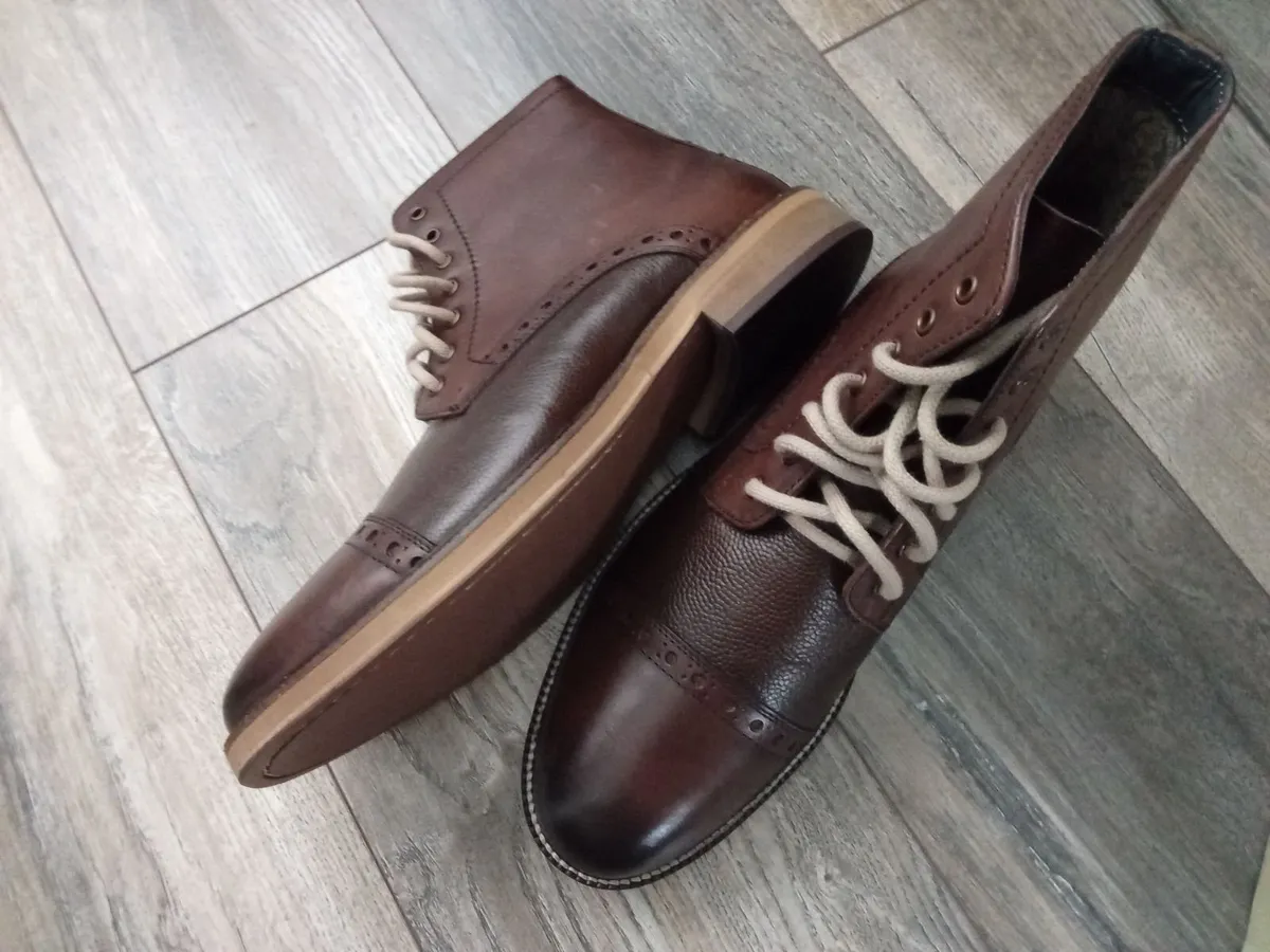Mens Textured Leather Boots. - Image 2