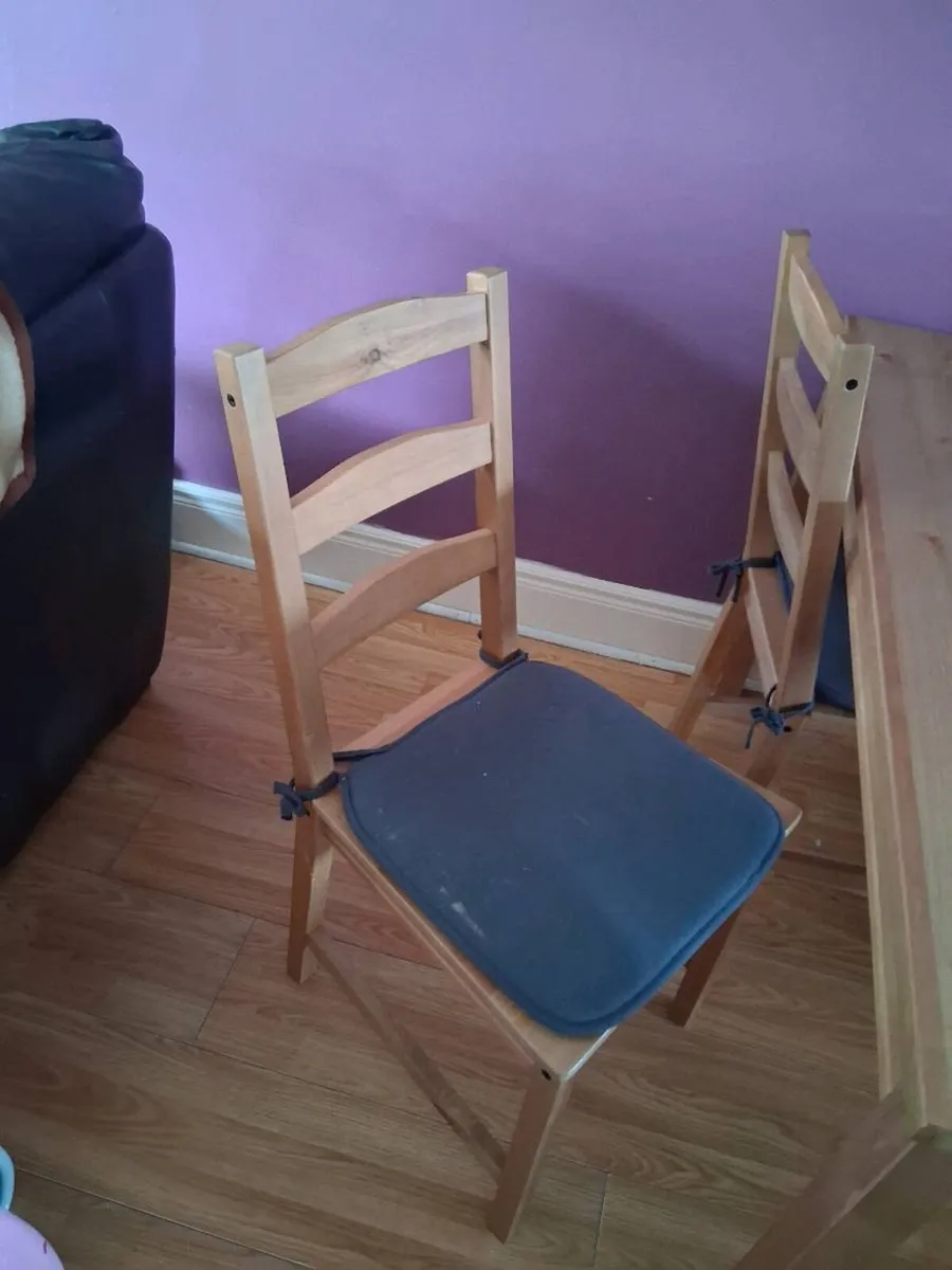 Kitchen table & 4 Chairs - Image 2