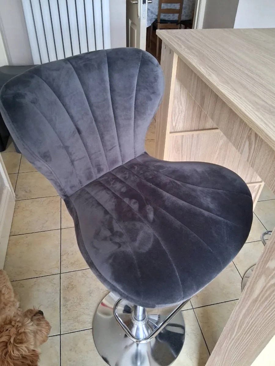 Bar & 2 Stools - Image 2