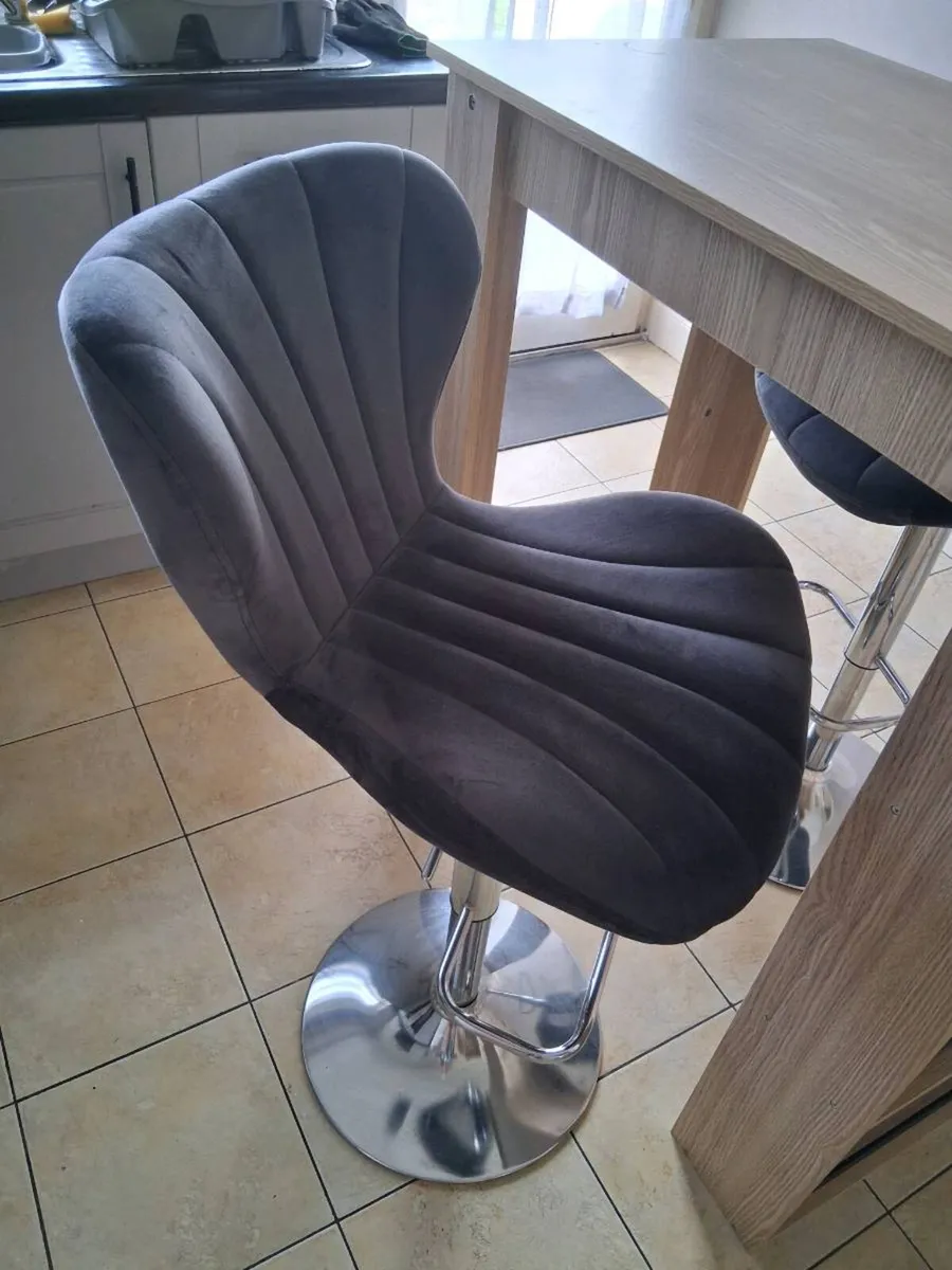 Bar & 2 Stools - Image 3