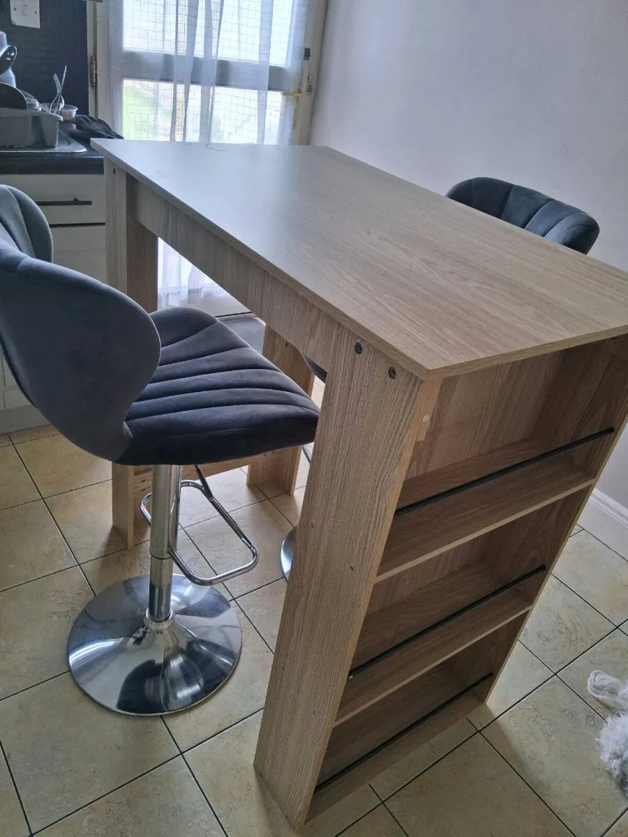 Bar & 2 Stools - Image 4