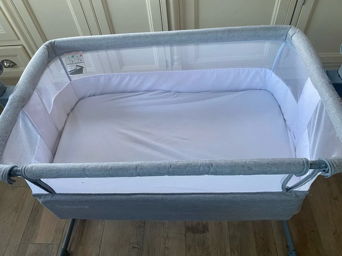 Next to me Crib - Image 2