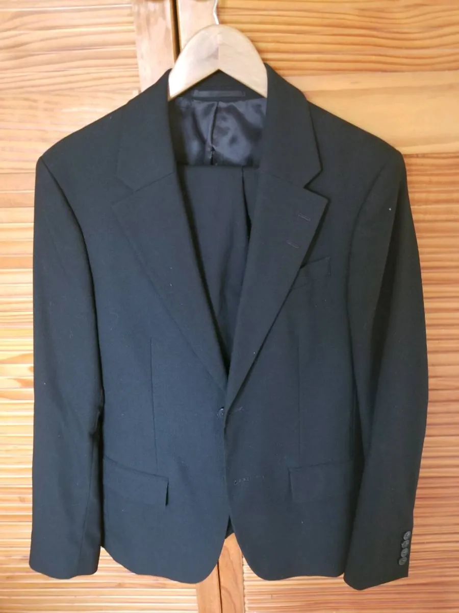 river Island 2 piece suit - Image 1