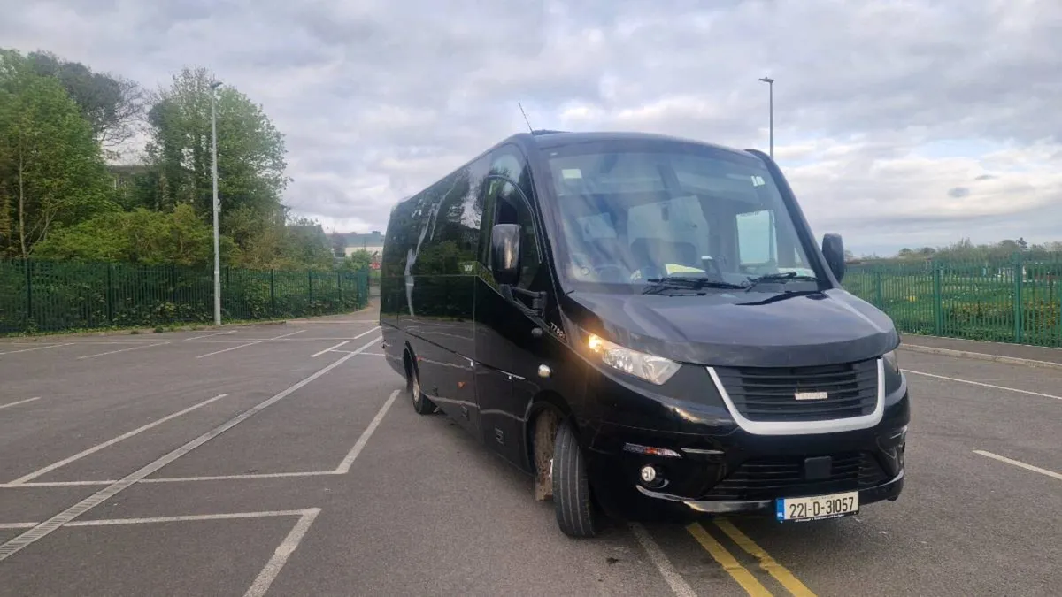 221 Iveco Turas 700s - Image 2