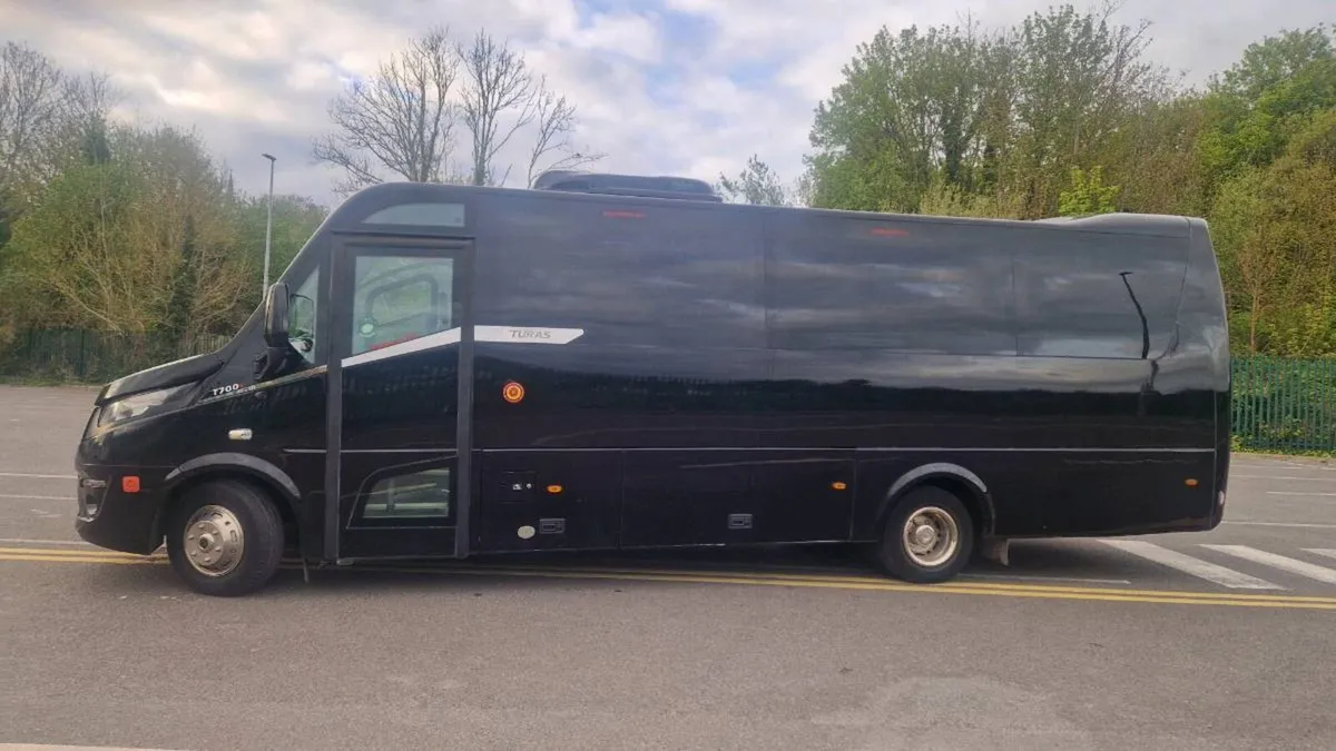 221 Iveco Turas 700s - Image 4
