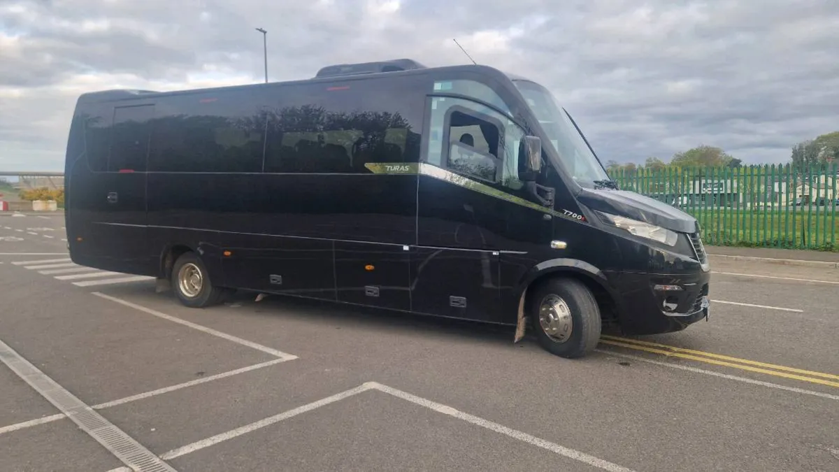 221 Iveco Turas 700s - Image 3