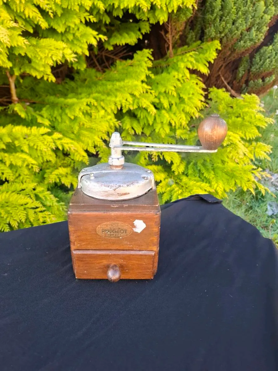 Old peugeot coffee grinder postage possible