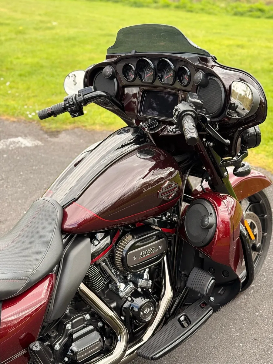 Harley Davidson CVO Street Glade - Image 4