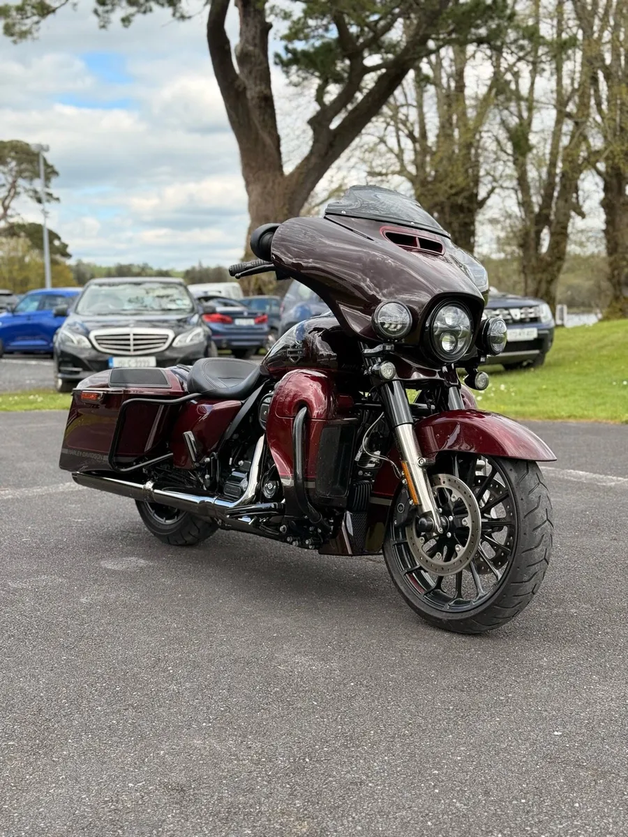 Harley Davidson CVO Street Glade - Image 2