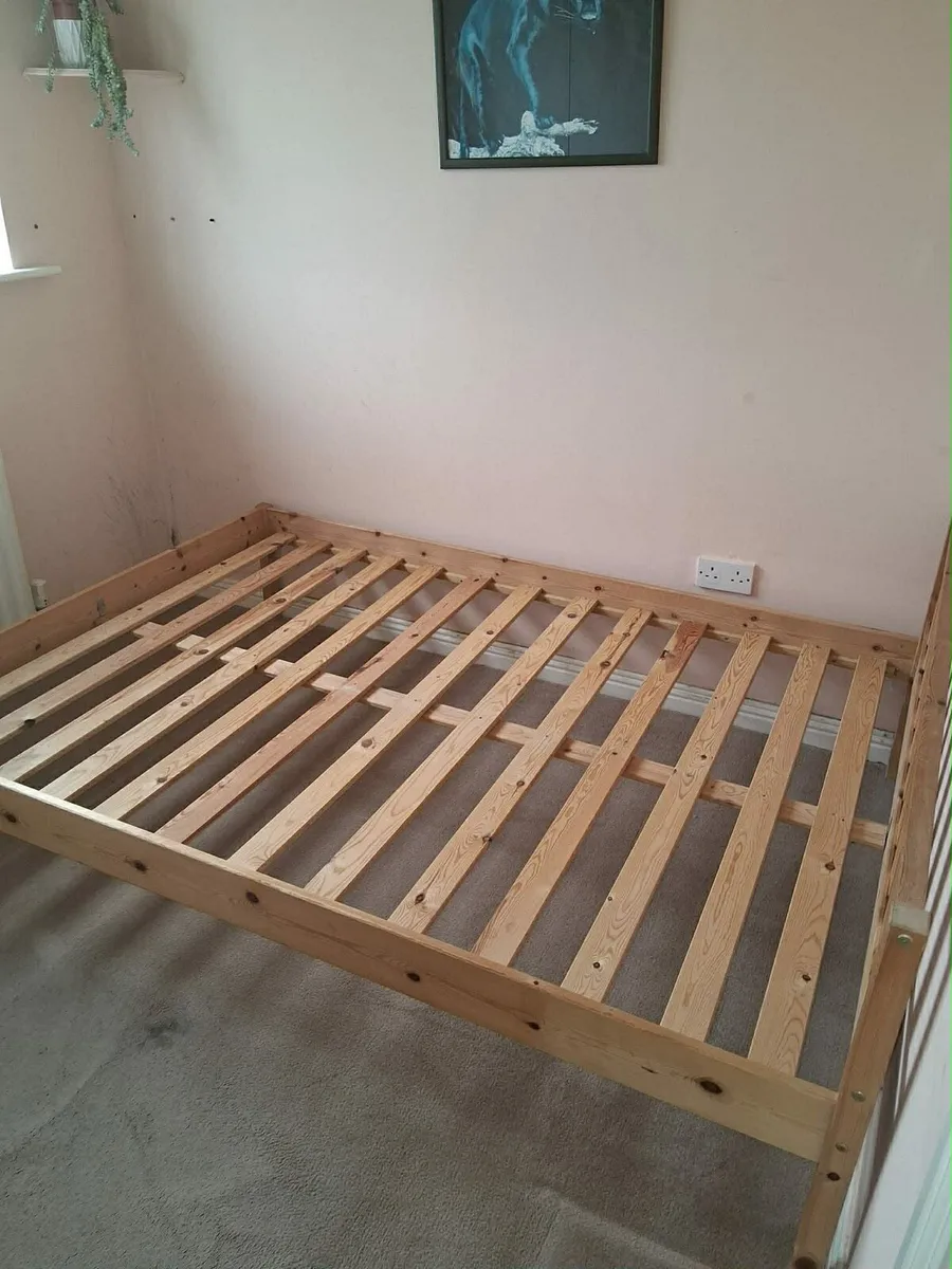 4,6 ft double bed frame - Image 3