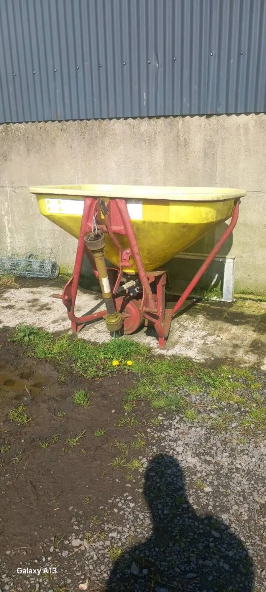 Fertilizer spreader - Image 4