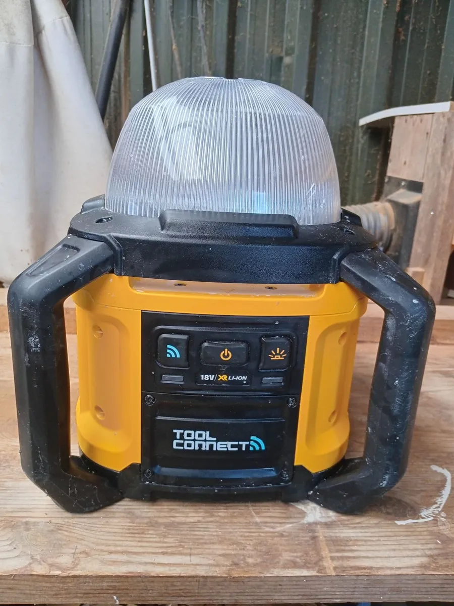 Dewalt DCL074 workspace lamp - Image 2