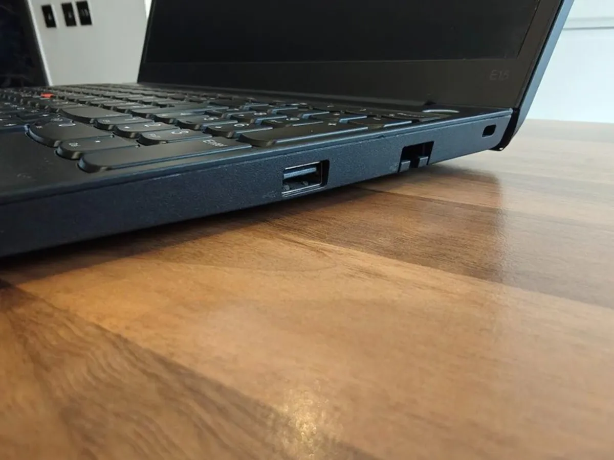 Super Lenovo Thinkpad E15 gen4 Laptop | AMD Ryzen - Image 4