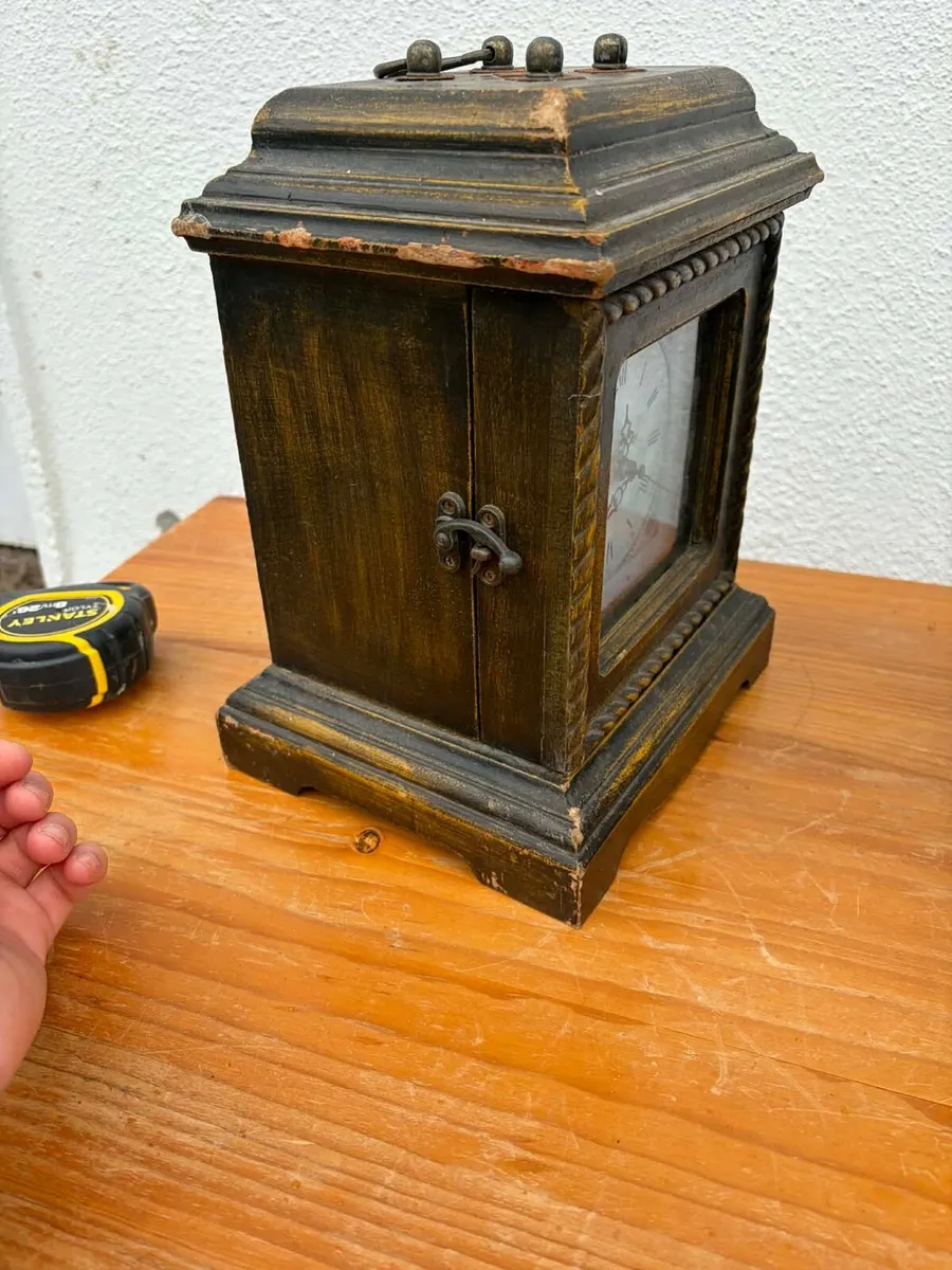 Clock and turf bucket - Image 3