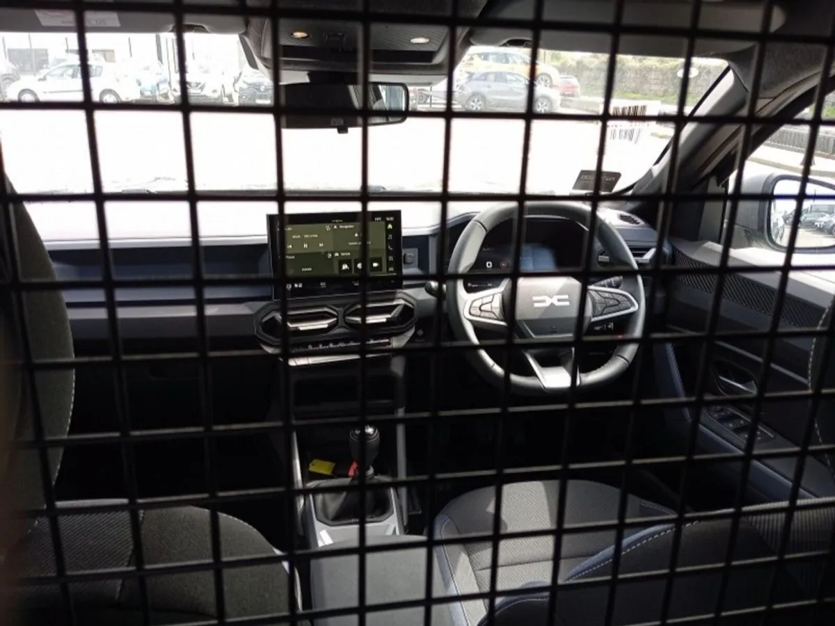 Dacia Bigster Journey Commercial  incl vat price - Image 4