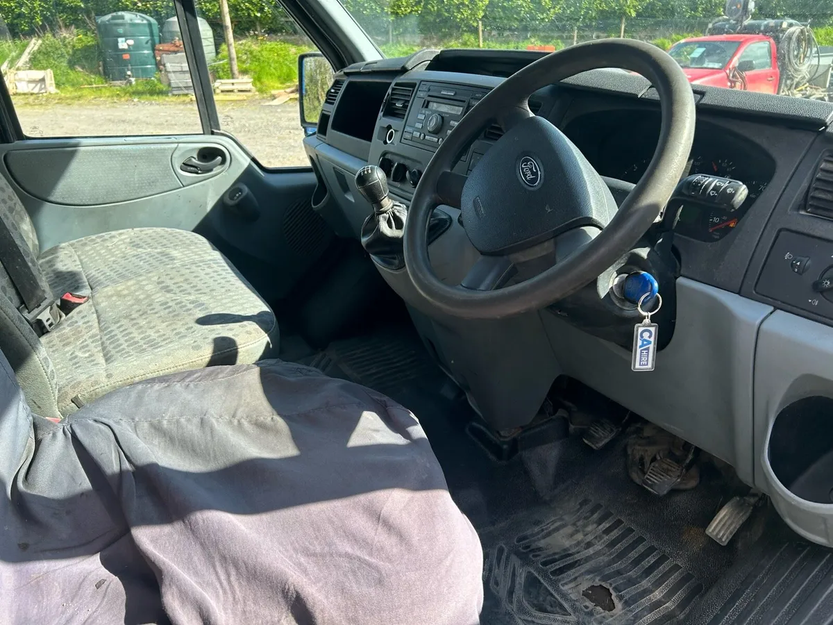 Ford Transit - Image 4