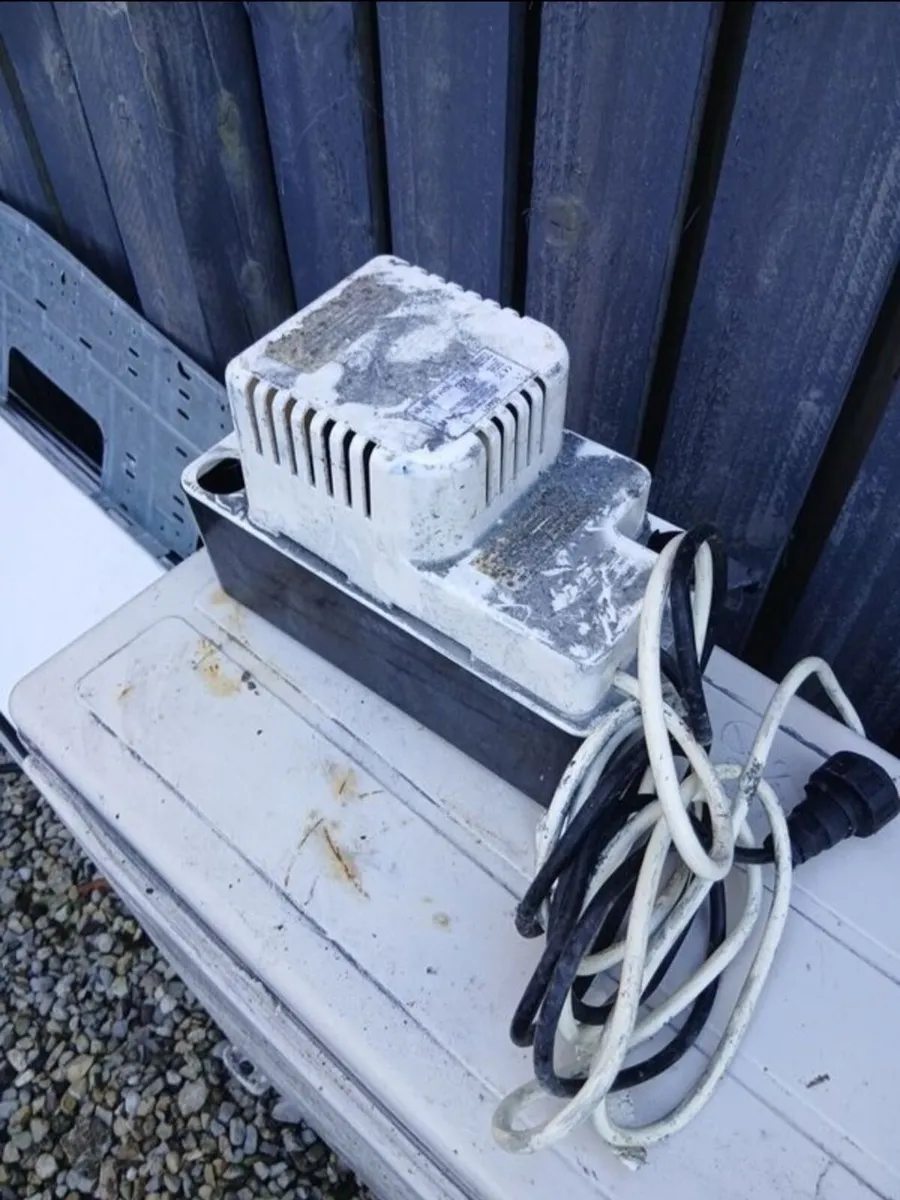 Fujitsu Air Conditioning unit - Image 4