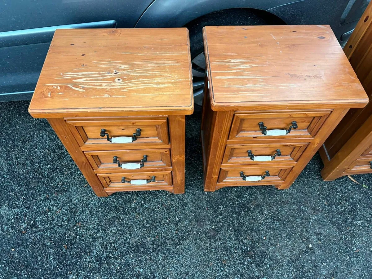 Chest tall and 2 lockers set - Image 3