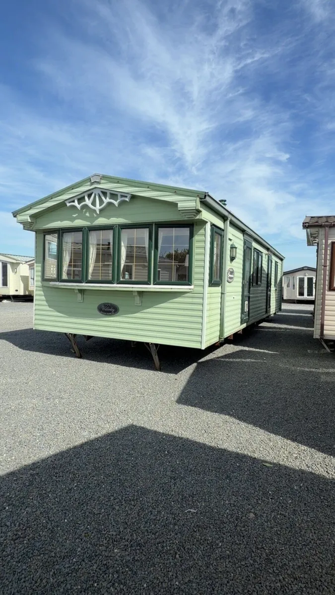 Willerby Granada 33 x 12 / 2 Bed (Winter Pk) - Image 1
