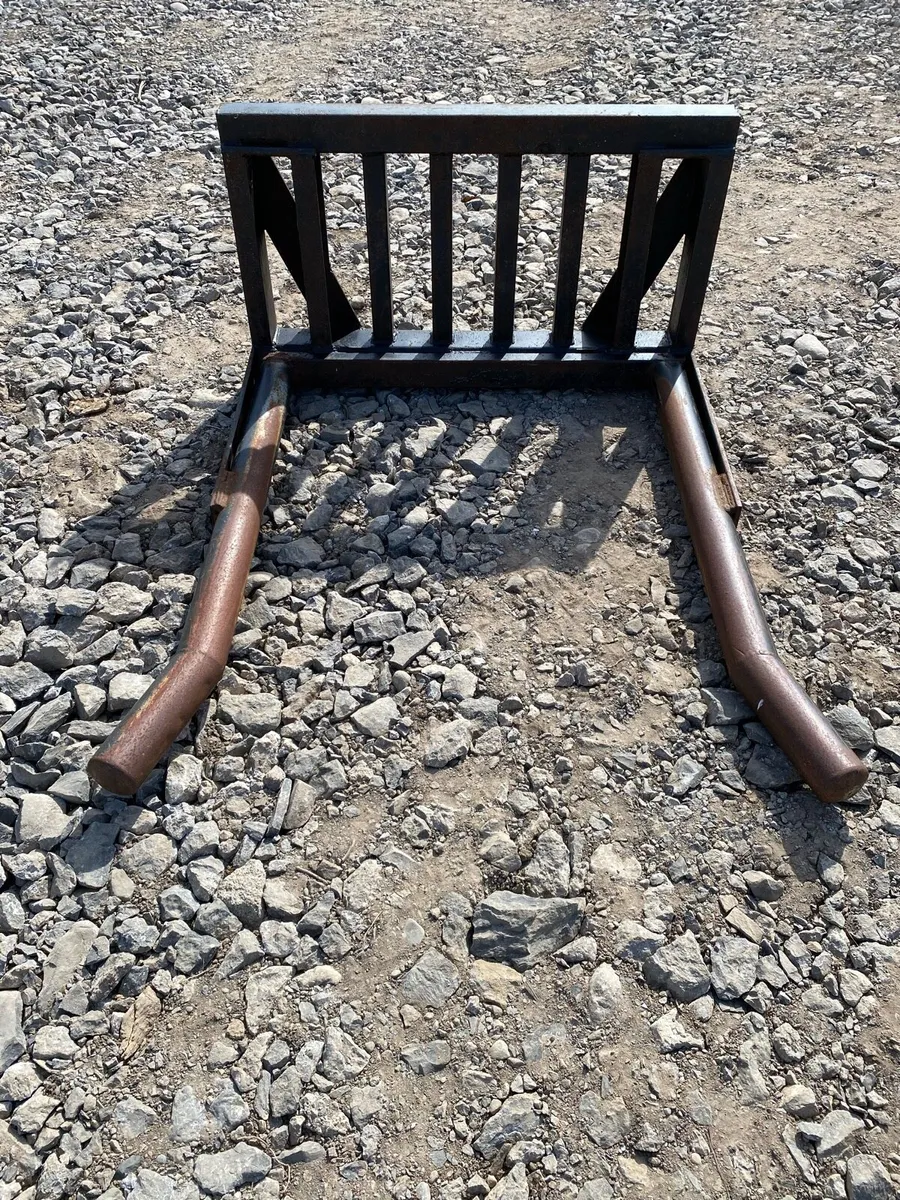 Bale handler - Image 1