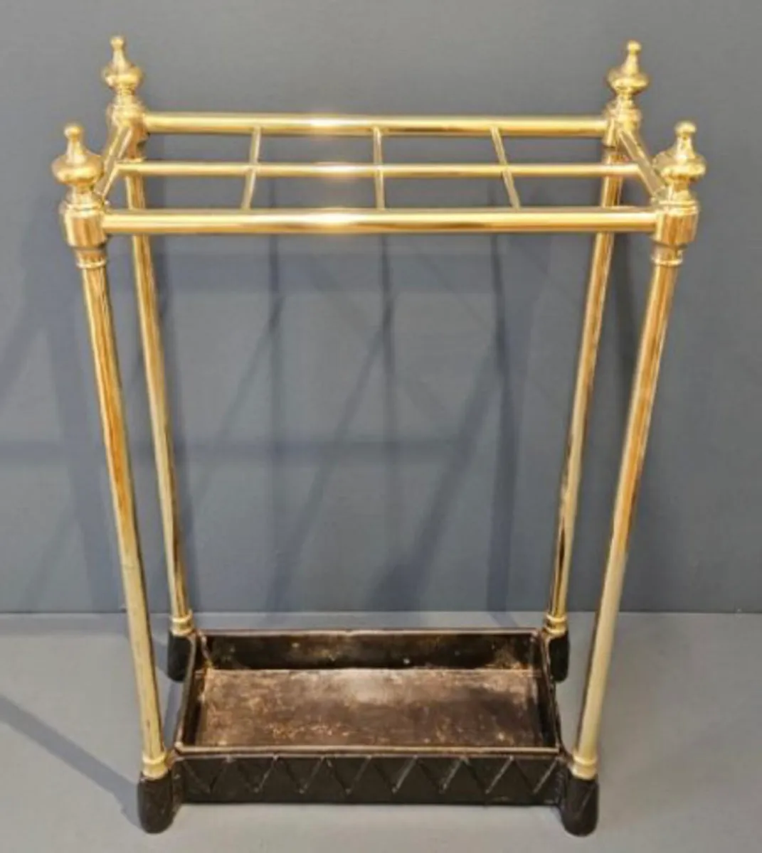 Antique umbrella stand - Image 4