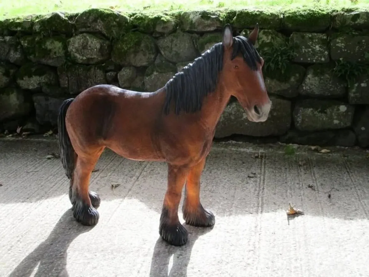 Large Horse Statue - Image 2