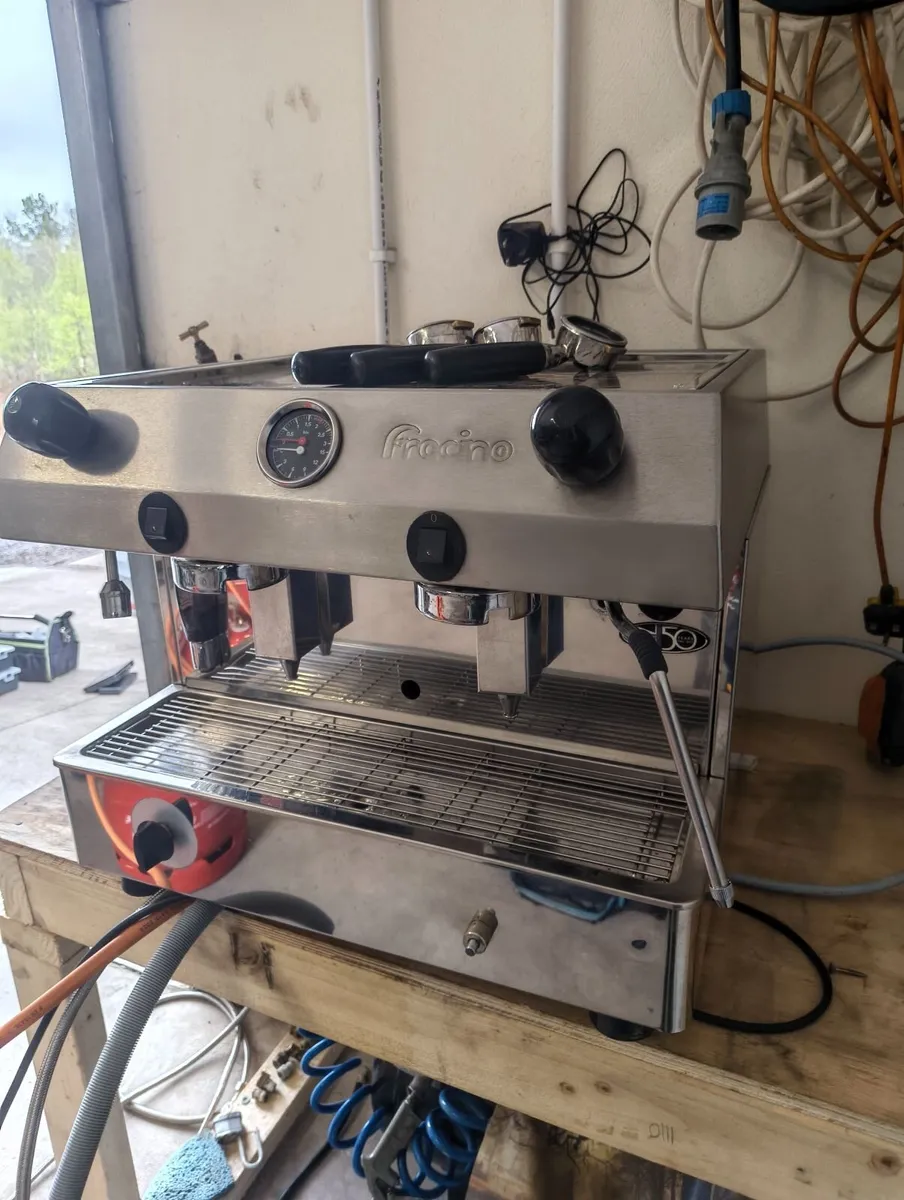 Fracino dual fuel coffee machine - Image 3