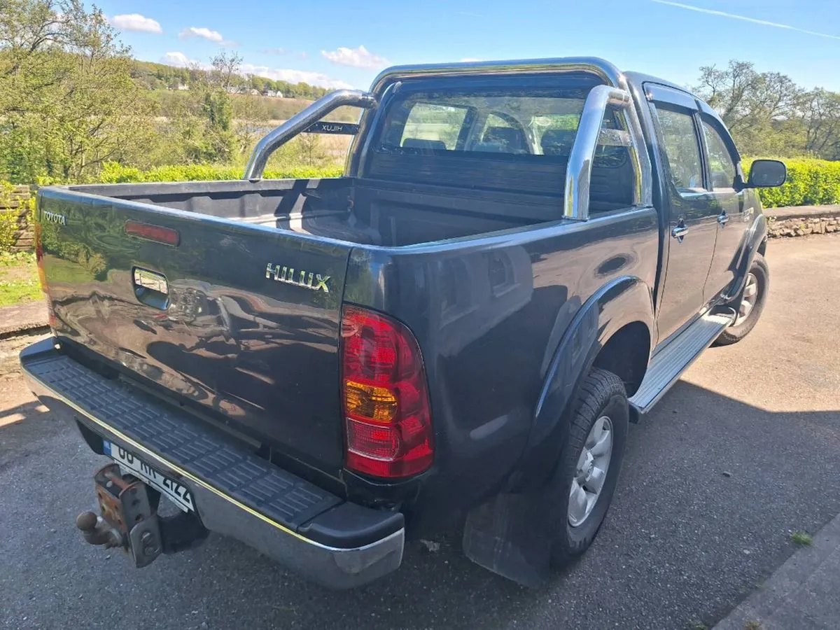Toyota Hilux 2008 3l d4d - Image 2