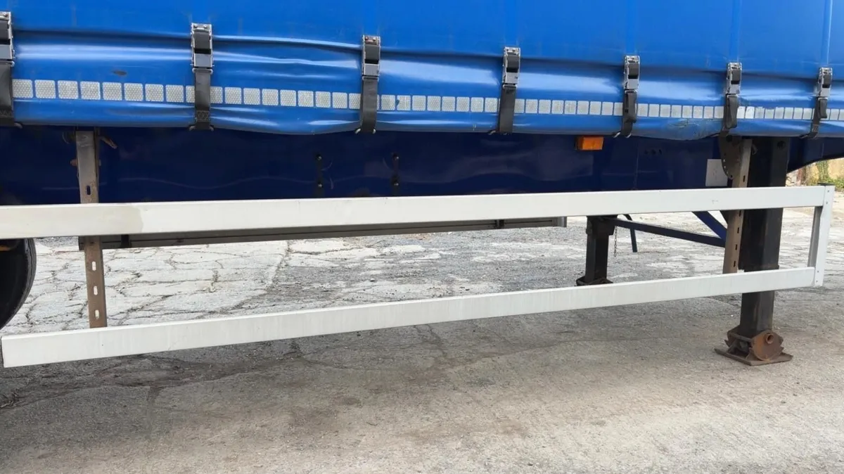 2015 SDC Curtainsider - Image 3