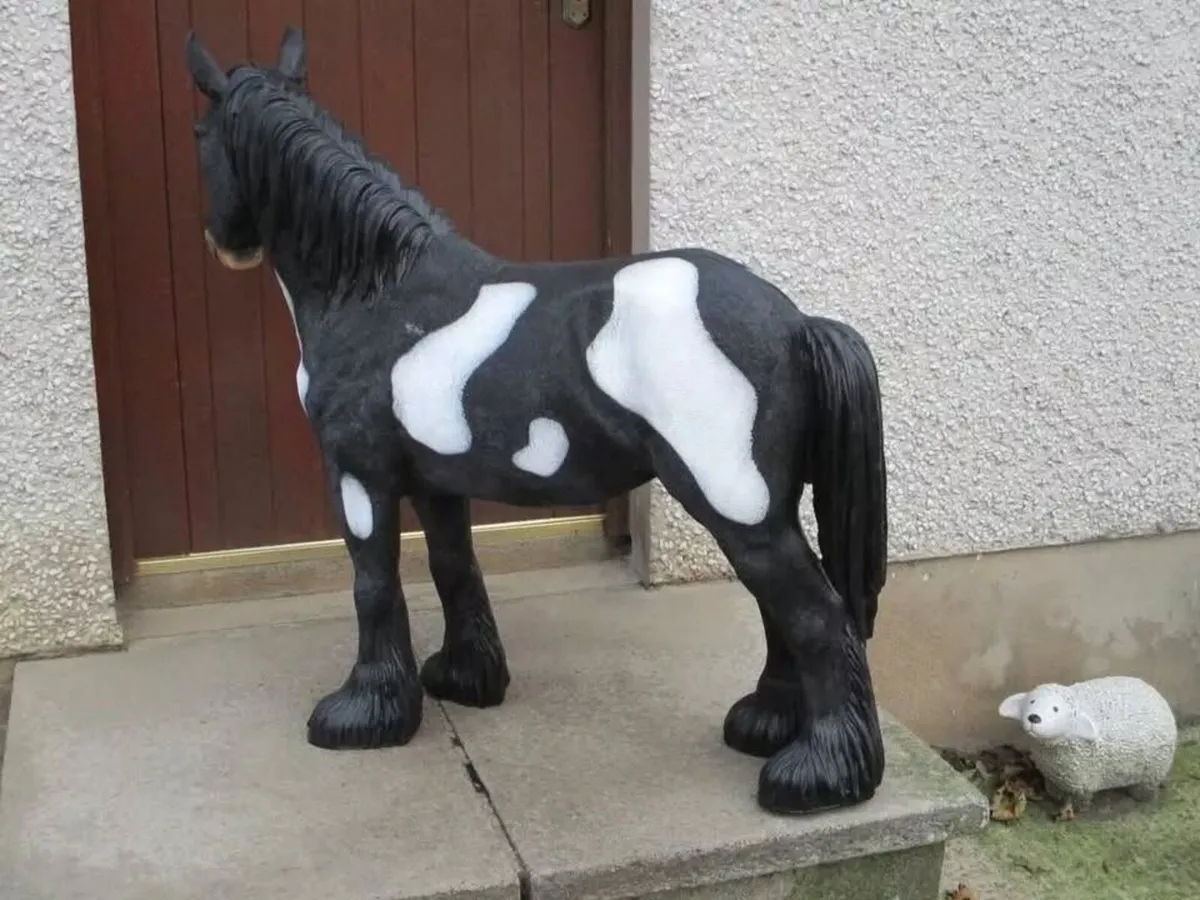 Large Black & White Horse - Image 3