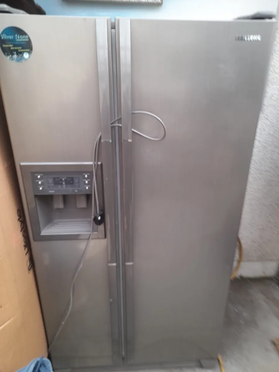 Samsung fridge freezer - Image 1