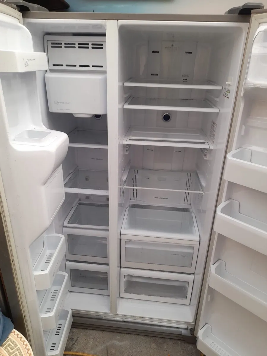 Samsung fridge freezer - Image 2