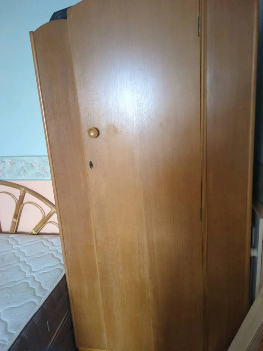 Retro Wardrobe - Image 1