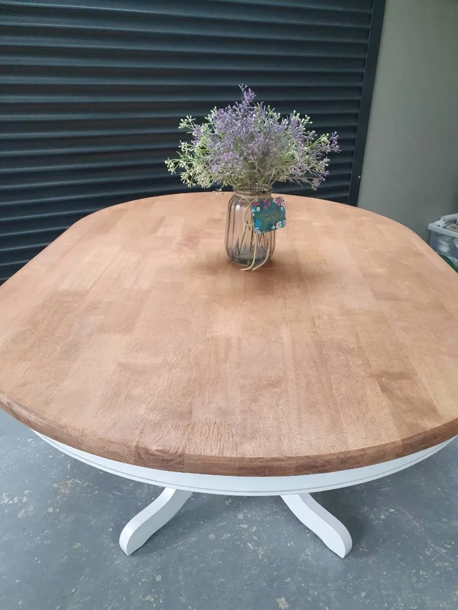 6 seater solid oak dining table - Image 3