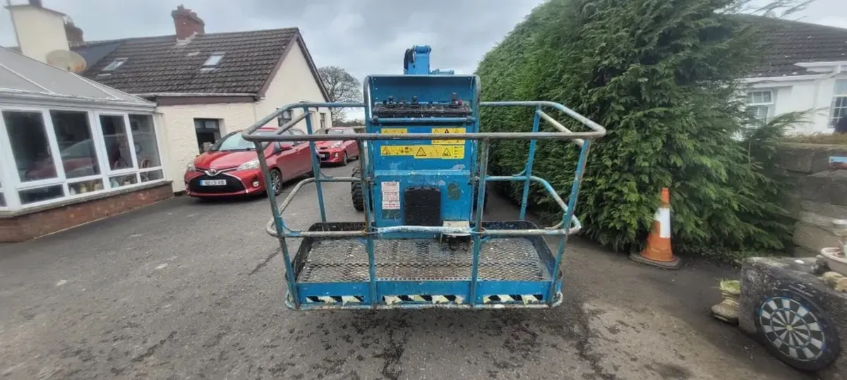 Genie Z45 Boom lifts - Image 2