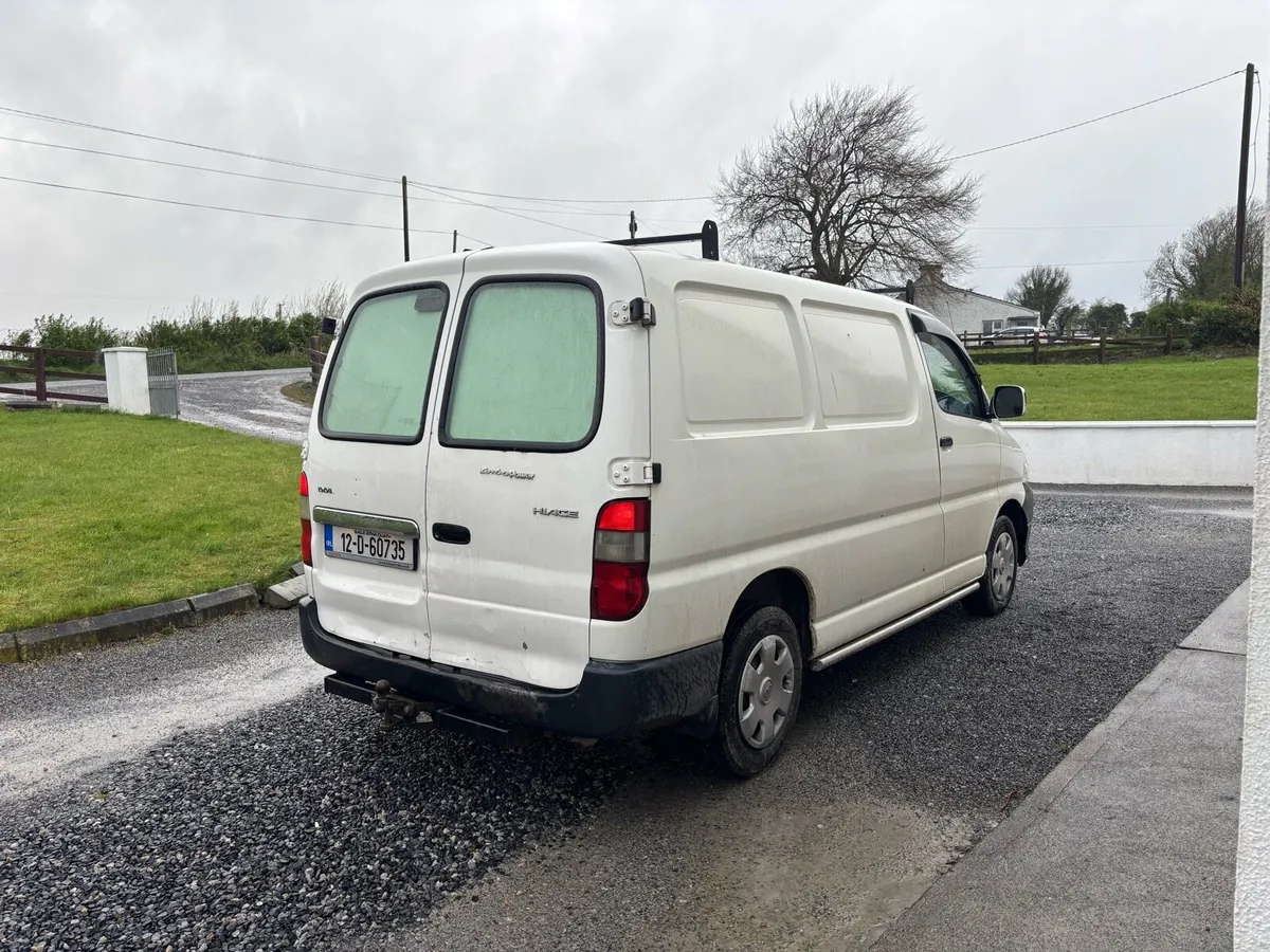 Toyota Hiace - Image 4