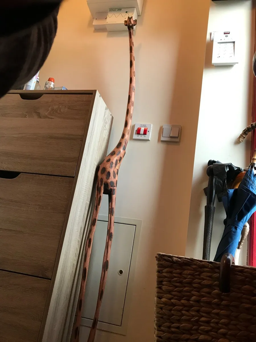 Wooden giraffe - Image 1