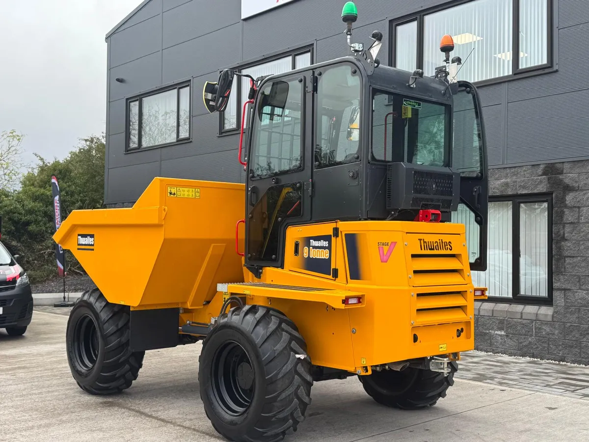 NEW THWAITES 9TON CABBED - Image 2